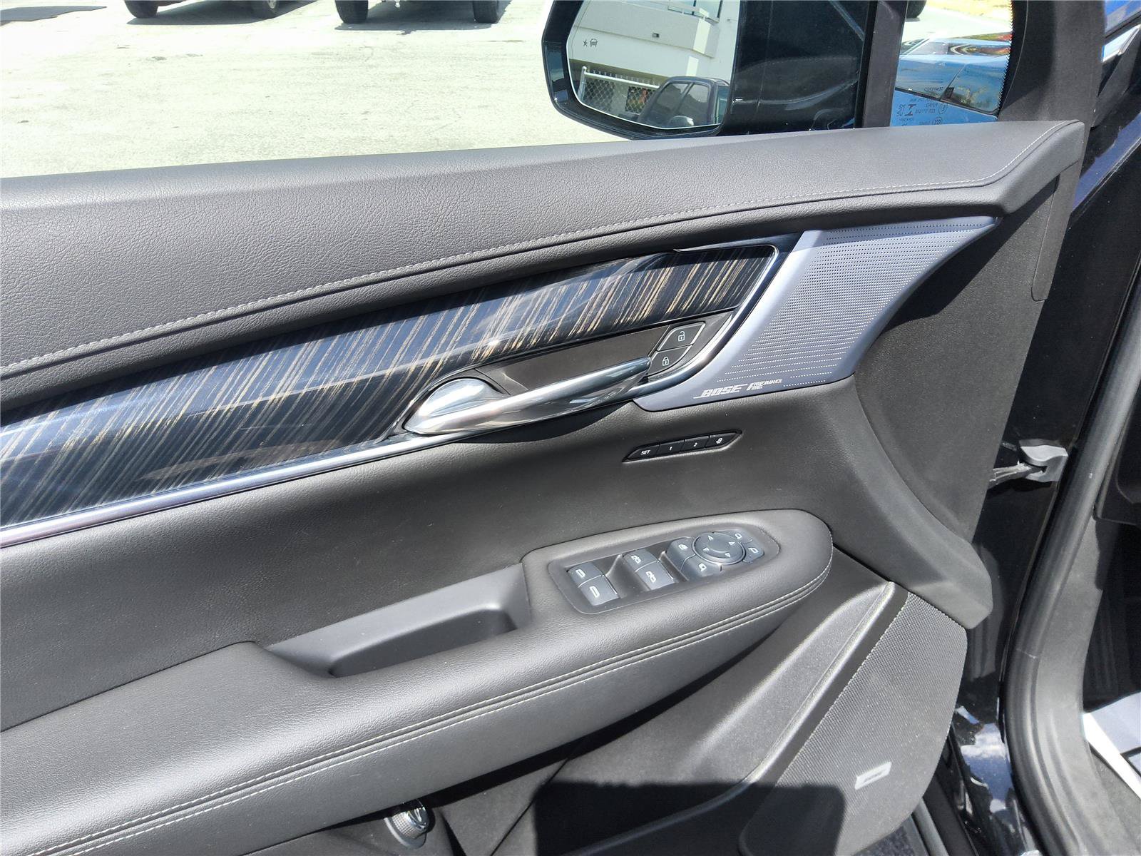 Used 2023 Cadillac XT6 Premium Luxury w/ Technology Package FWD image 16
