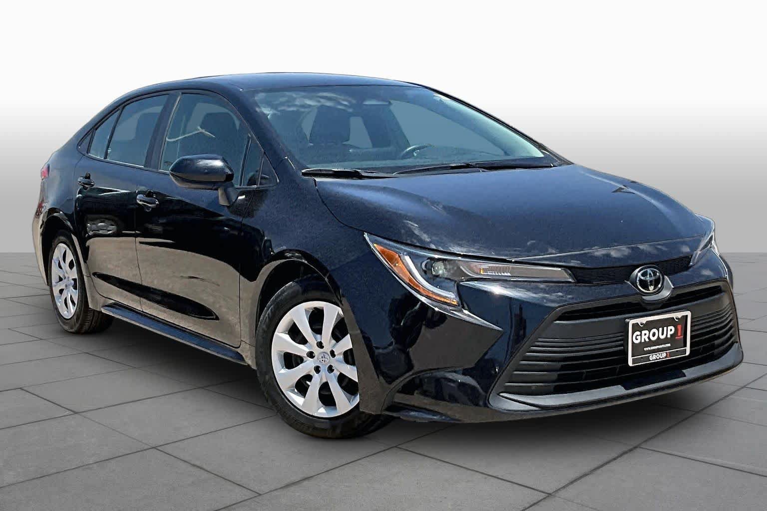 Used 2024 Toyota Corolla LE FWD image 3