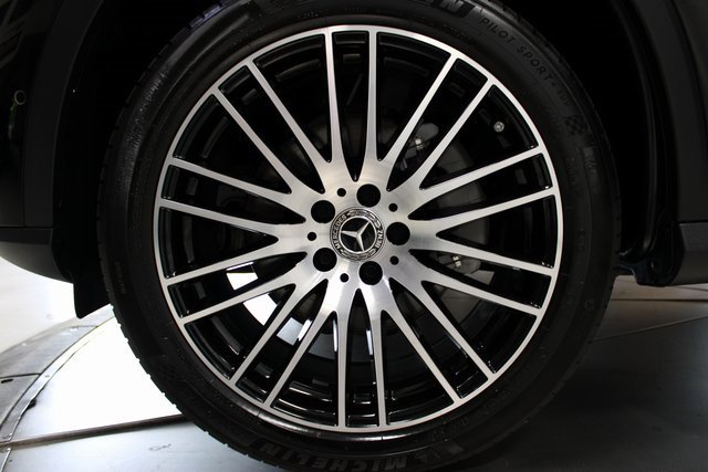 Used 2024 Mercedes-Benz GLC 300 image 33