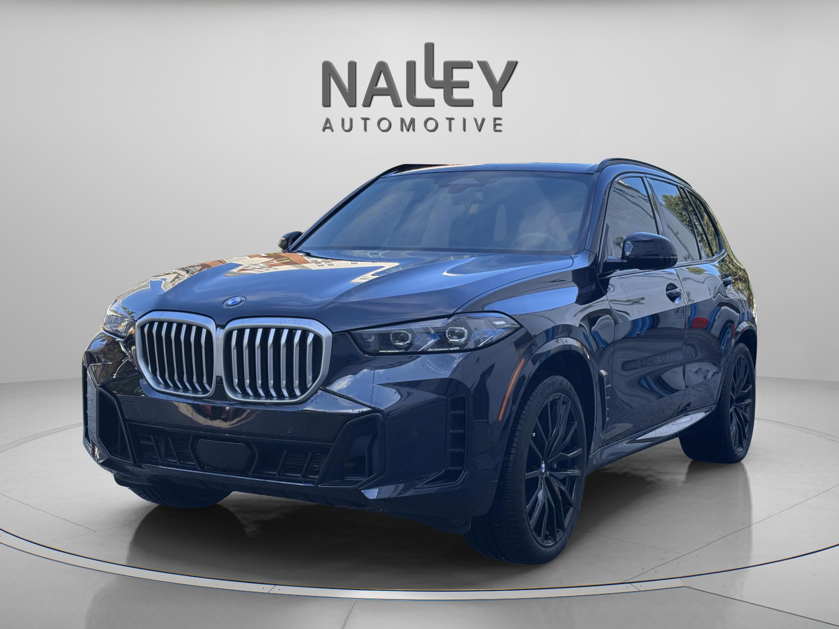 Used 2024 BMW X5 xDrive40i w/ M Sport Package image 1
