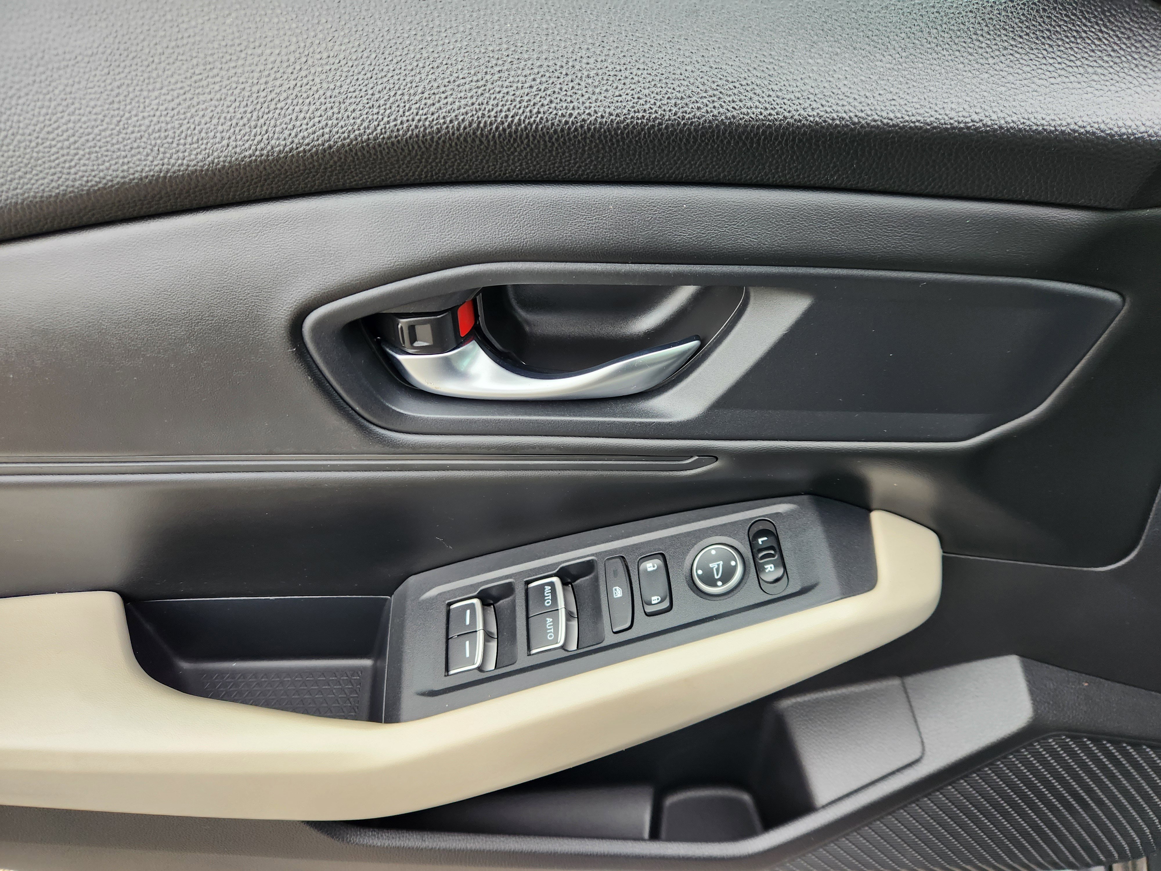 Certified 2023 Honda Accord EX image 17