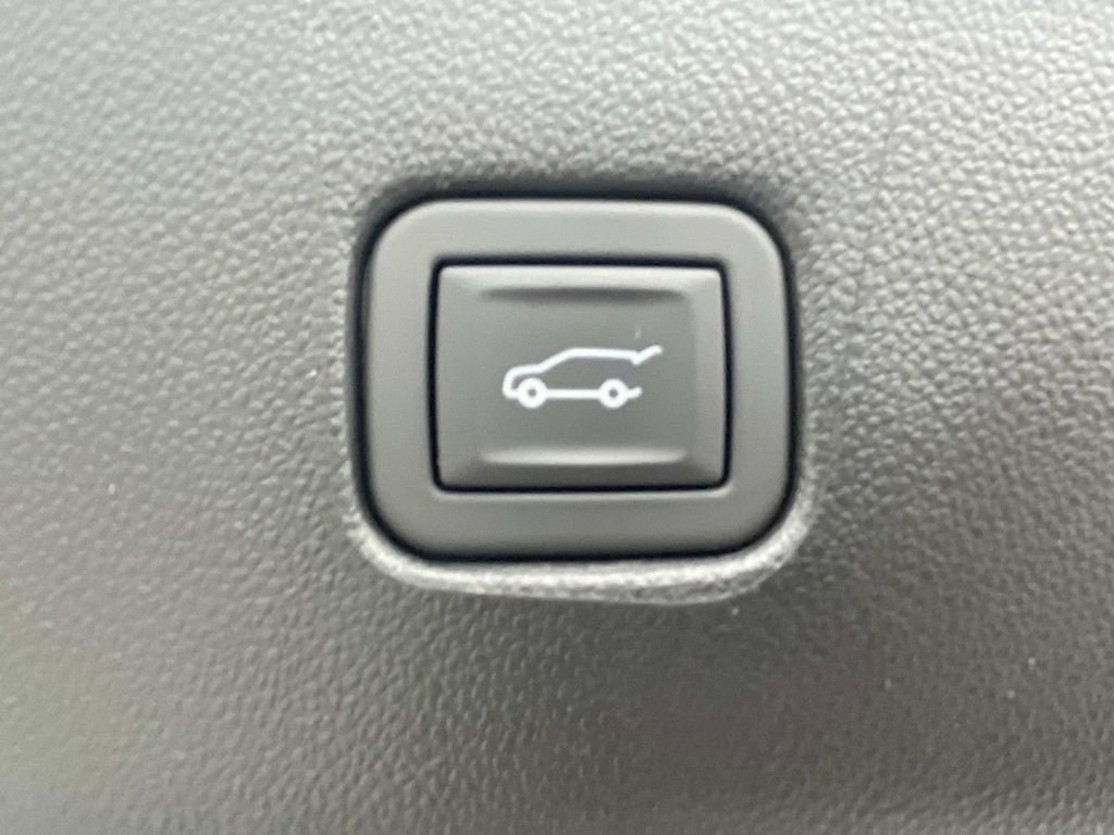 Used 2023 Chevrolet Blazer LT image 12