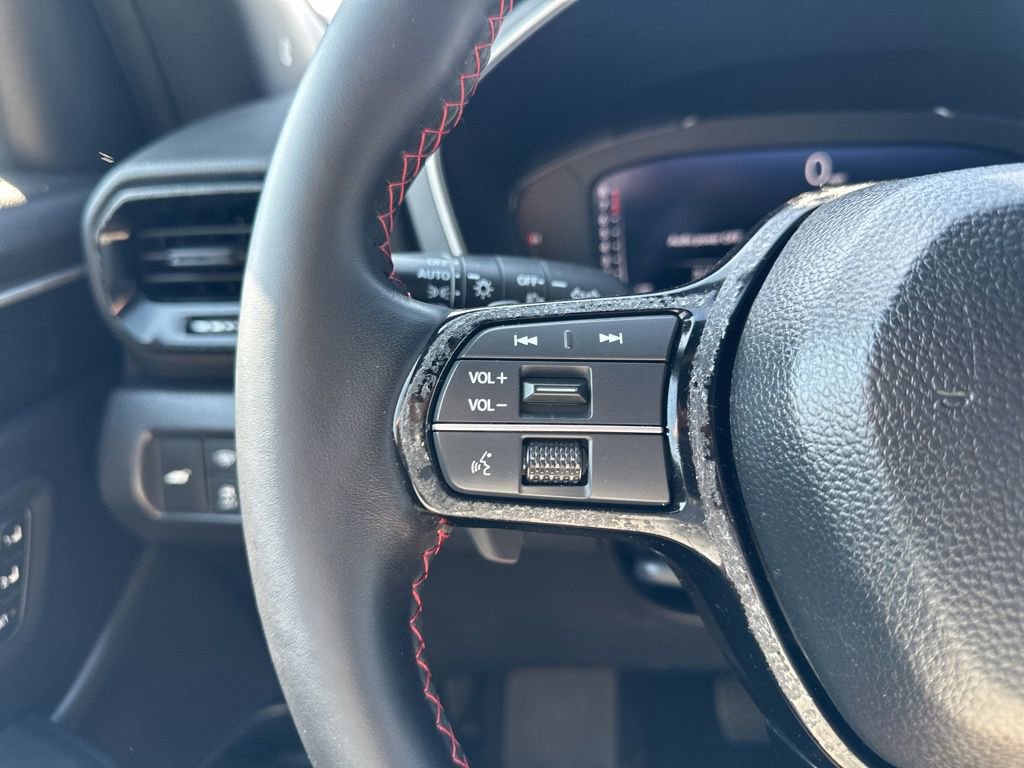 Used 2025 Honda Pilot Black Edition image 22