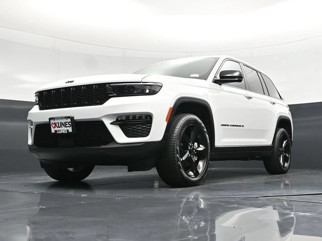 Used 2025 Jeep Grand Cherokee Limited w/ Black Appearance Package AWD/4WD image 64