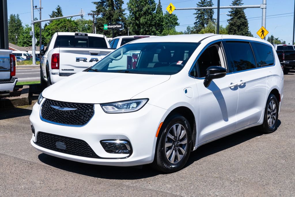 Used 2017 Dodge Grand Caravan GT FWD image 3