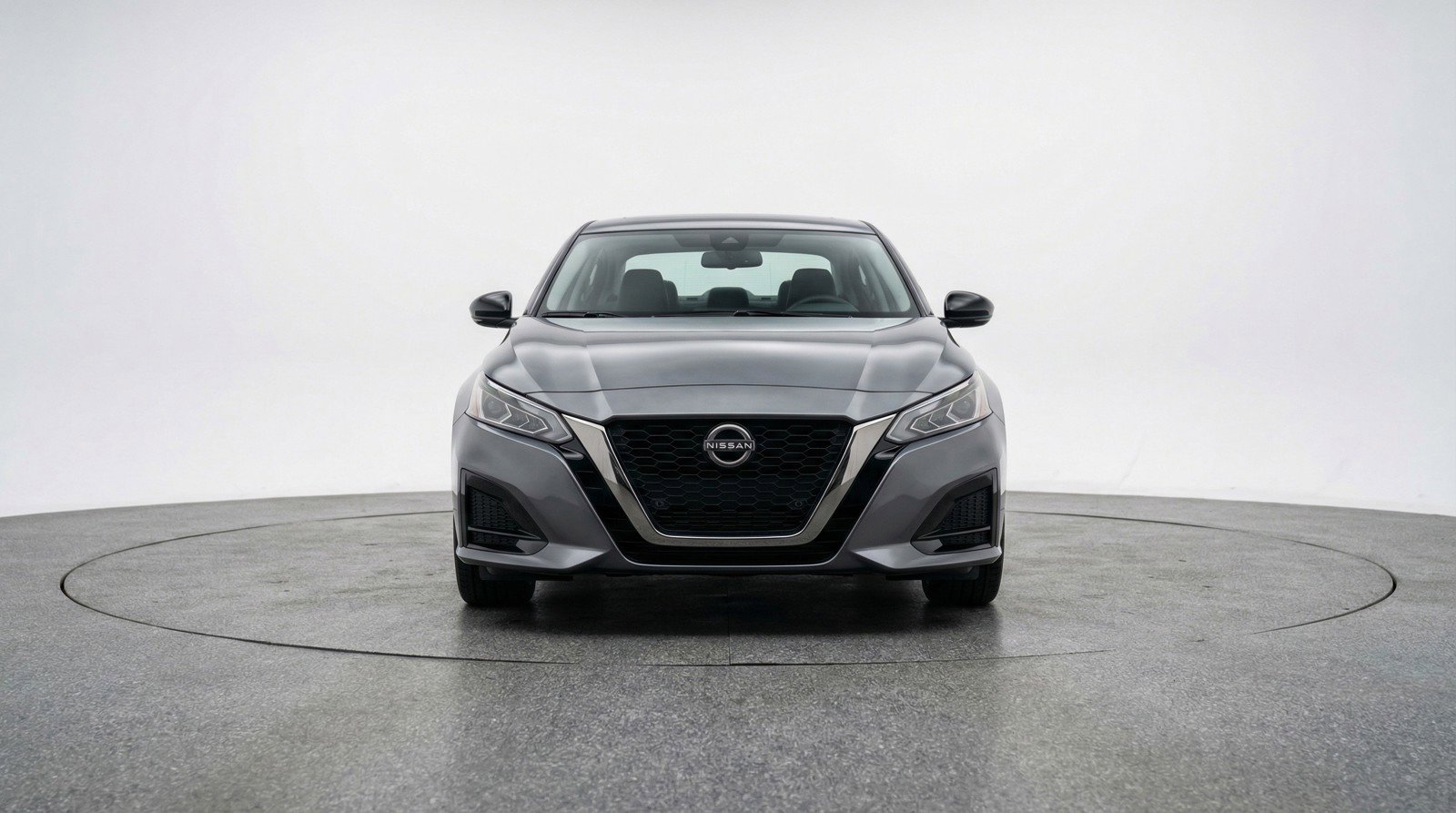 Used 2025 Nissan Altima 2.5 SV image 2