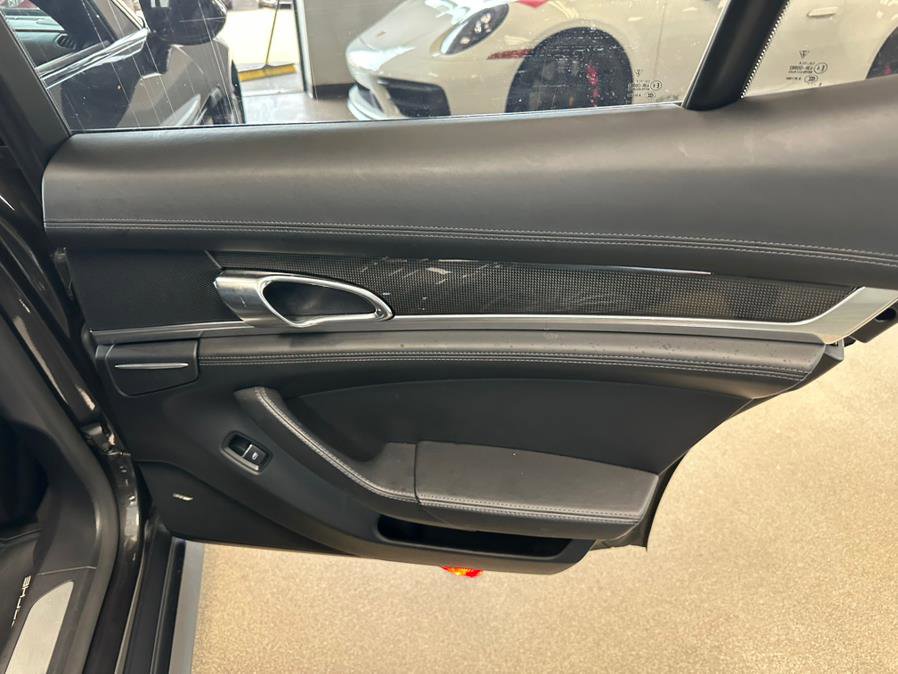 Used 2016 Porsche Panamera GTS image 29
