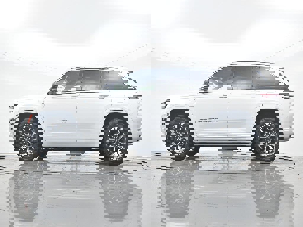 Used 2023 Jeep Grand Cherokee Overland image 33