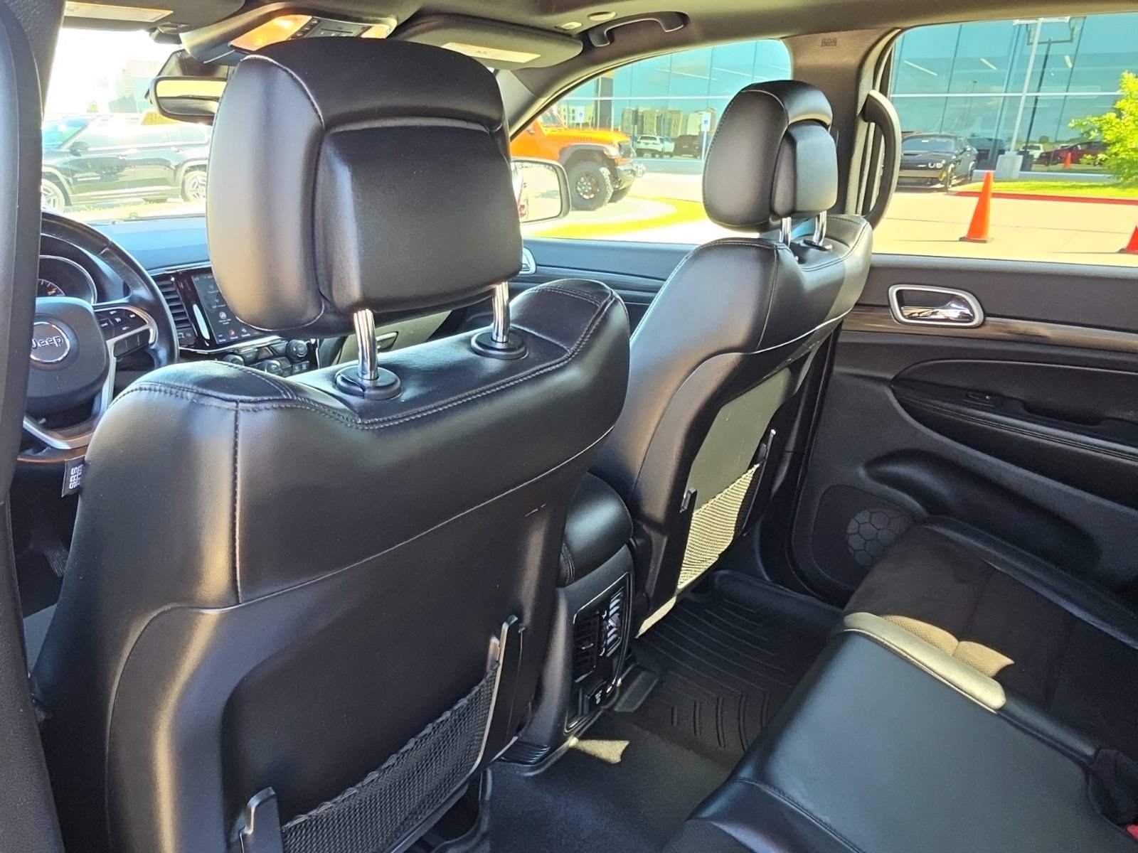 Used 2020 Jeep Grand Cherokee Altitude RWD image 16