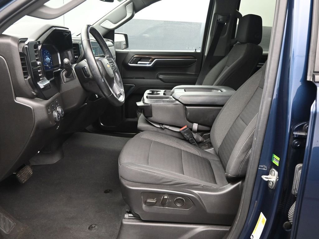 Used 2023 Chevrolet Silverado 1500 LT image 18