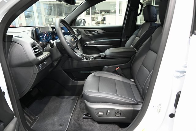 New 2026 Chevrolet Traverse LT w/ Driver Confidence Package image 9