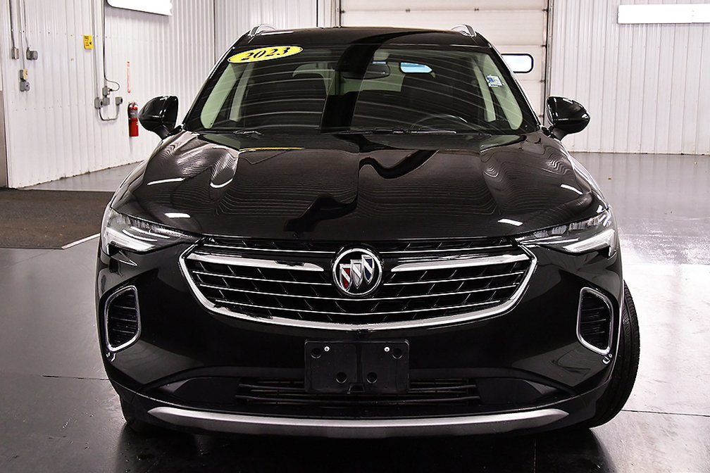 Used 2023 Buick Envision Essence image 2
