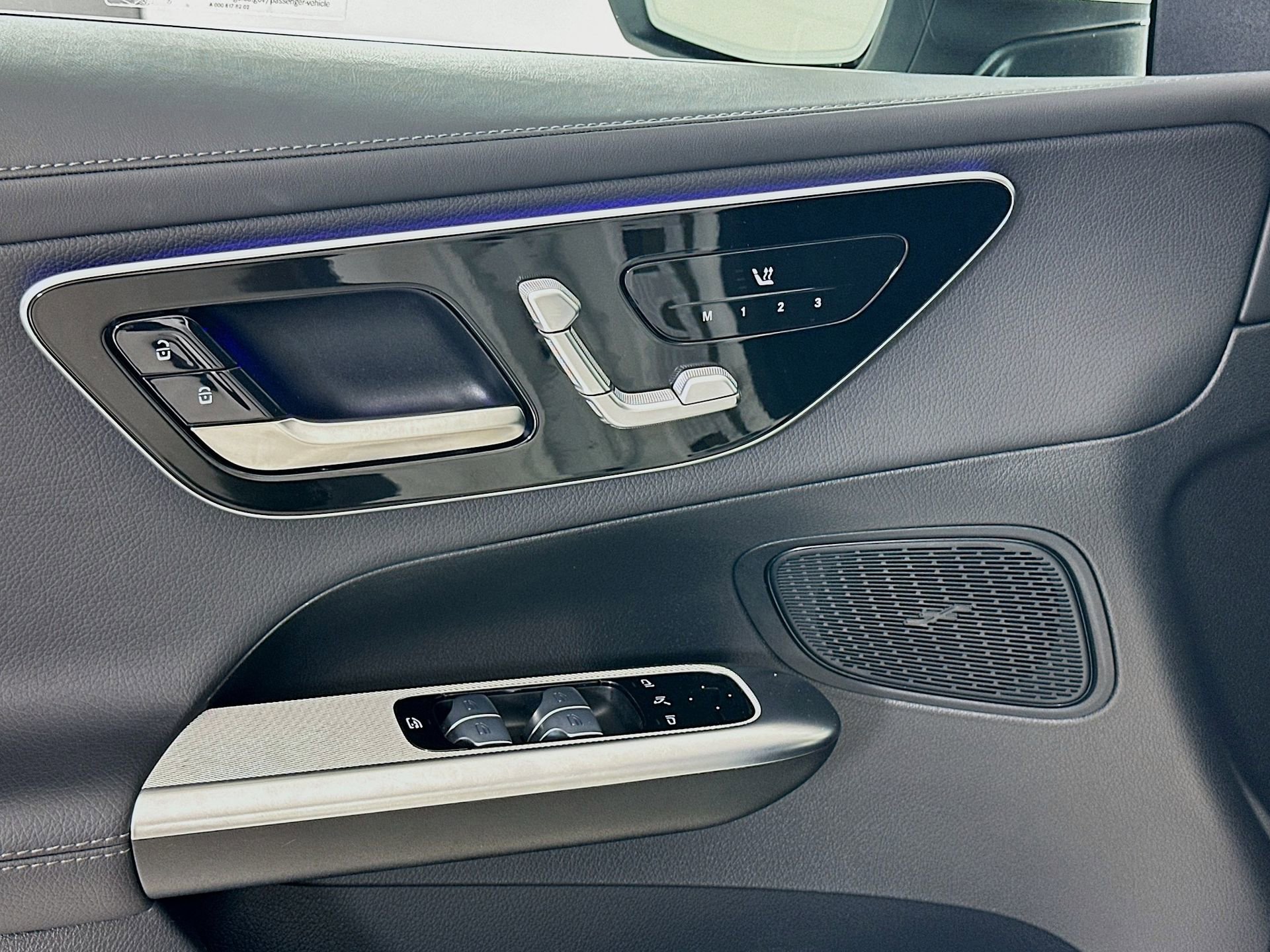 Certified 2025 Mercedes-Benz GLC 300 4MATIC image 18