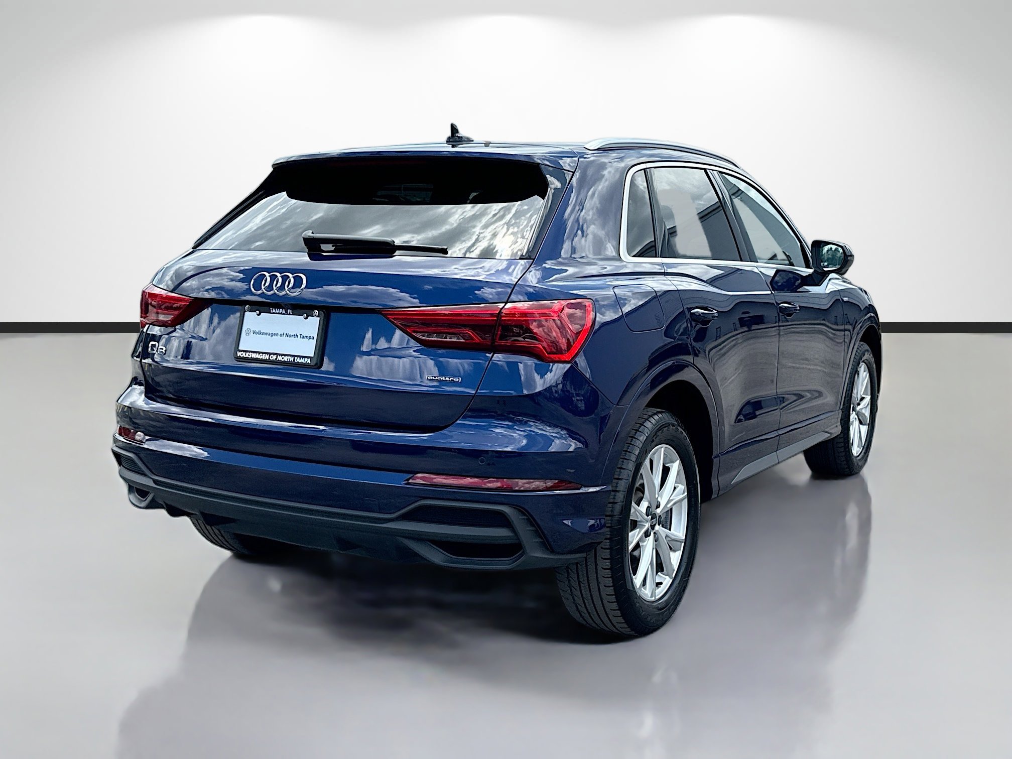 Used 2025 Audi Q3 2.0T Premium AWD/4WD image 3