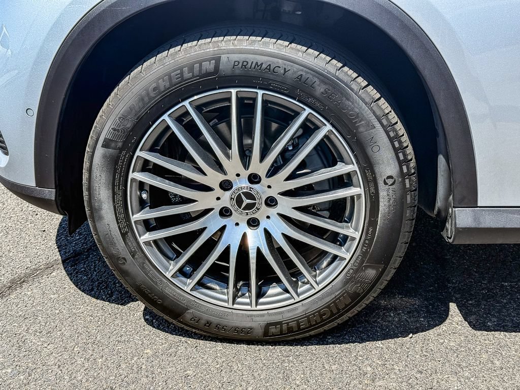 Certified 2025 Mercedes-Benz GLC 300 4MATIC image 12