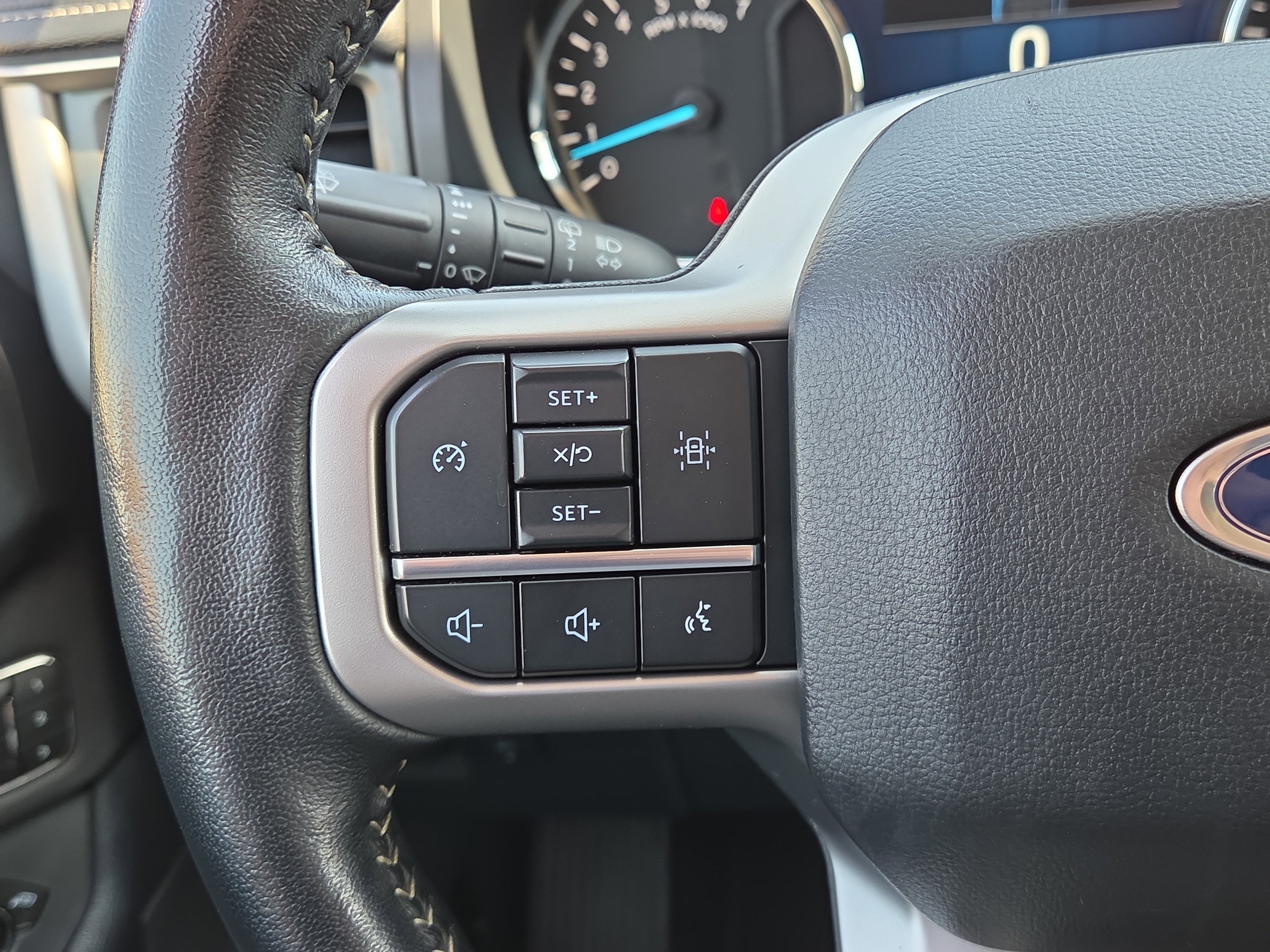 Used 2024 Ford Expedition XLT image 21