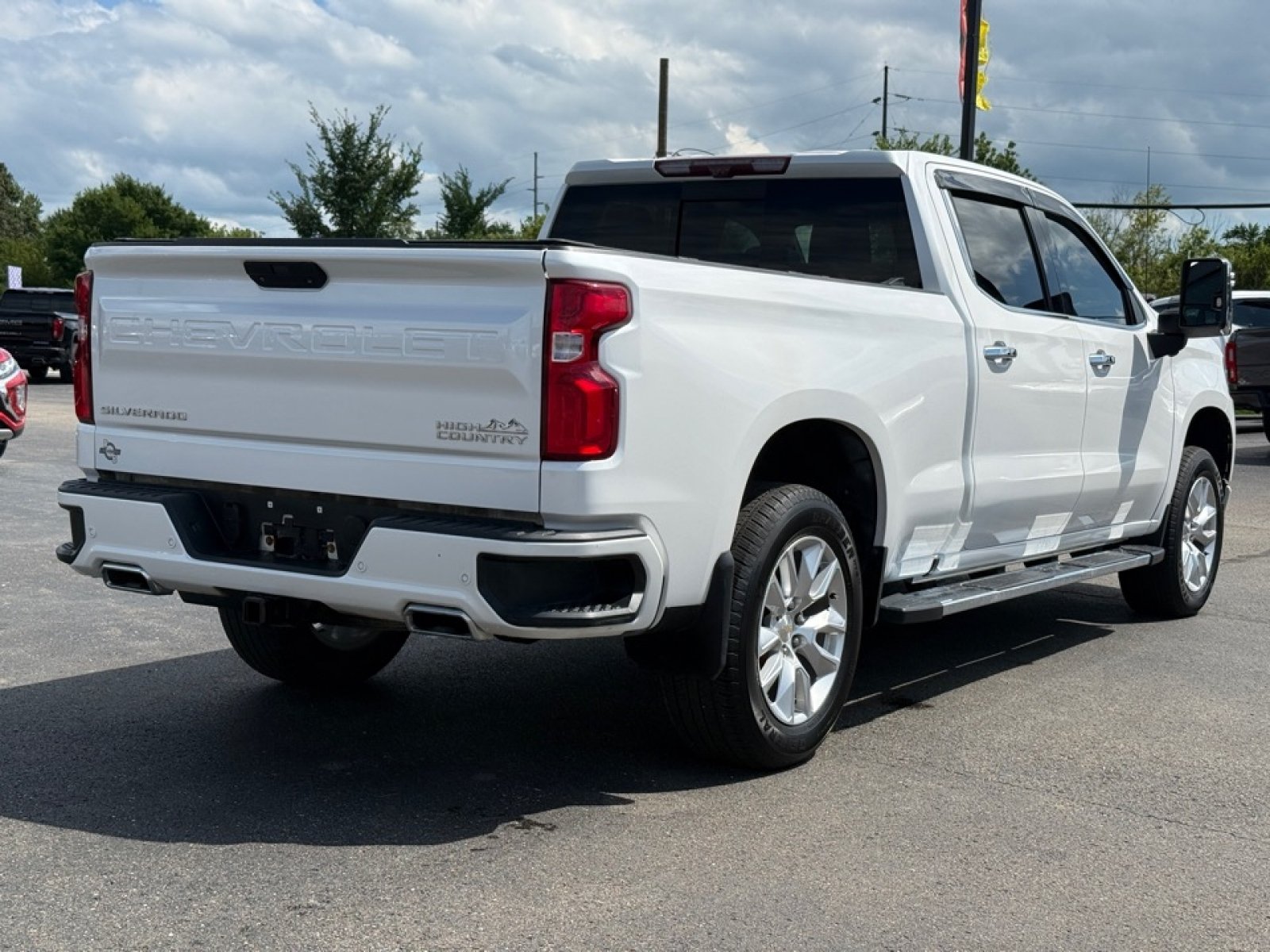 Used 2020 Chevrolet Silverado 1500 High Country w/ Technology Package AWD/4WD image 8
