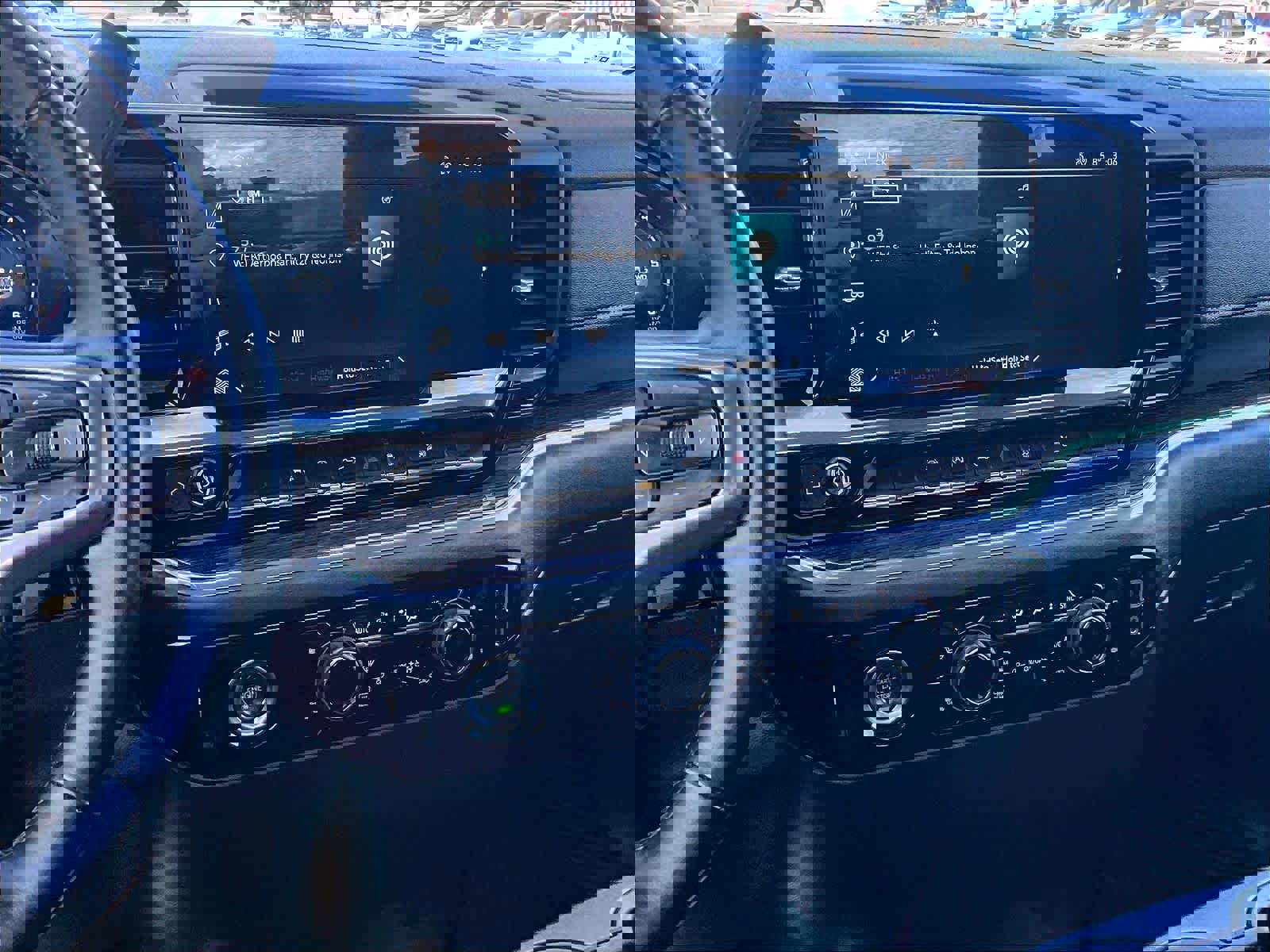 Used 2023 Chevrolet Silverado 1500 LT image 17