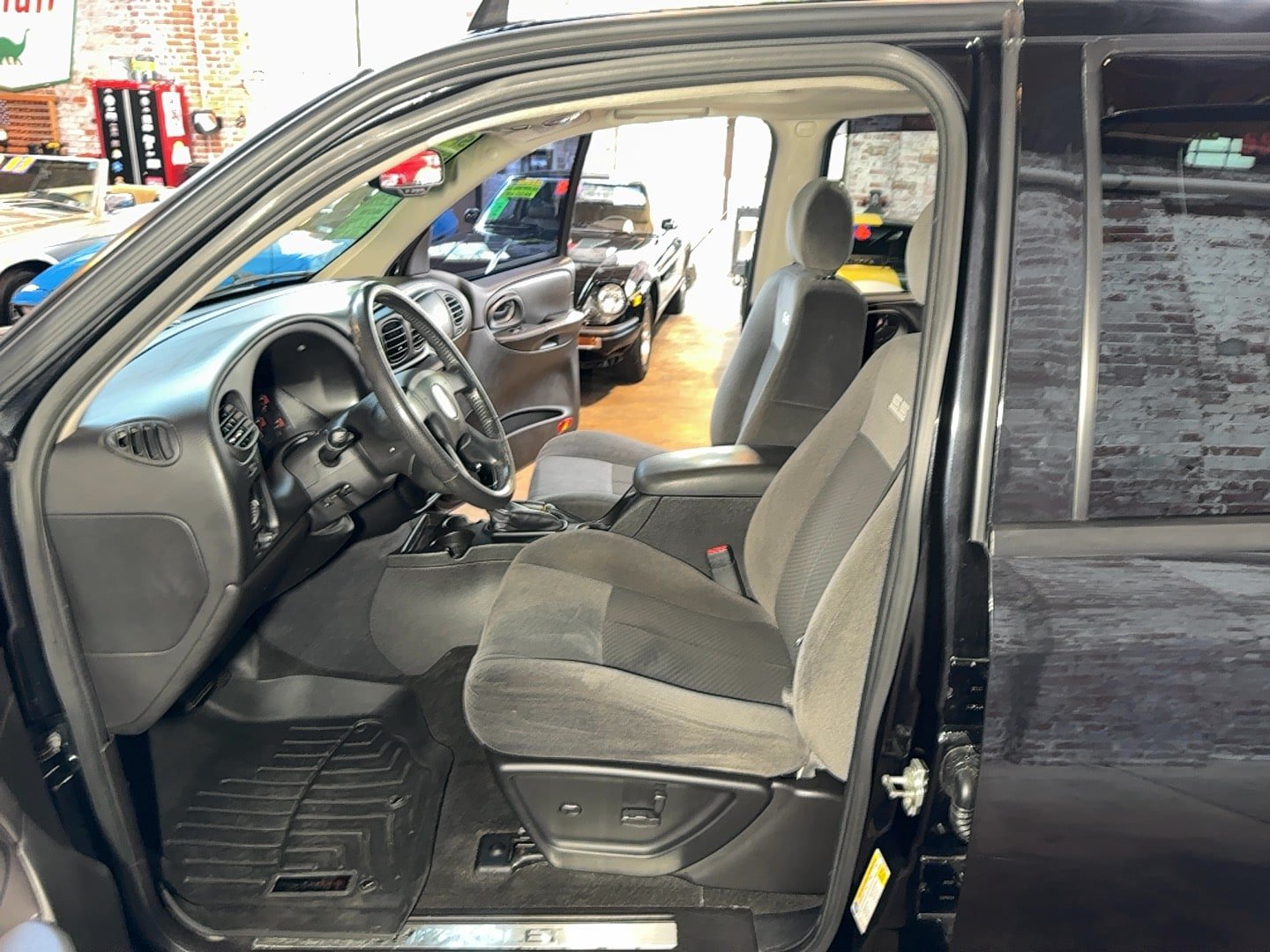 Used 2008 Chevrolet TrailBlazer SS w/ Sun And Sound Package AWD/4WD image 13
