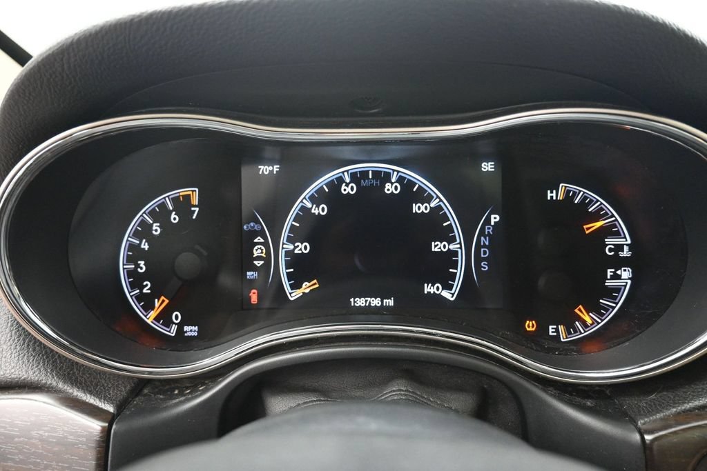 Used 2014 Jeep Grand Cherokee Limited w/ Luxury Group II AWD/4WD image 18