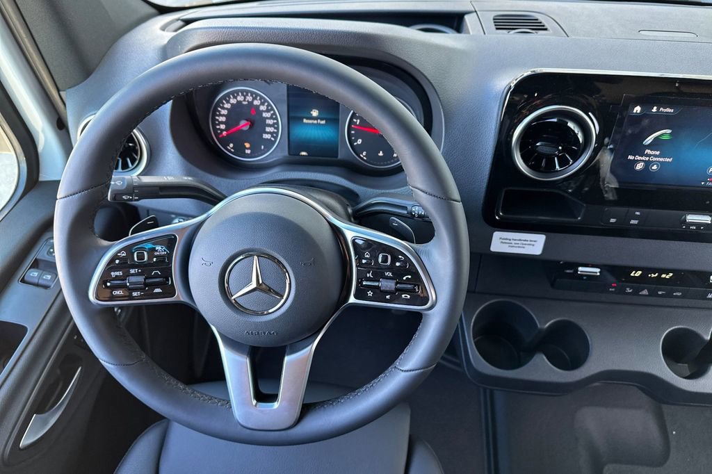 Used 2024 Mercedes-Benz Sprinter 4500 image 17