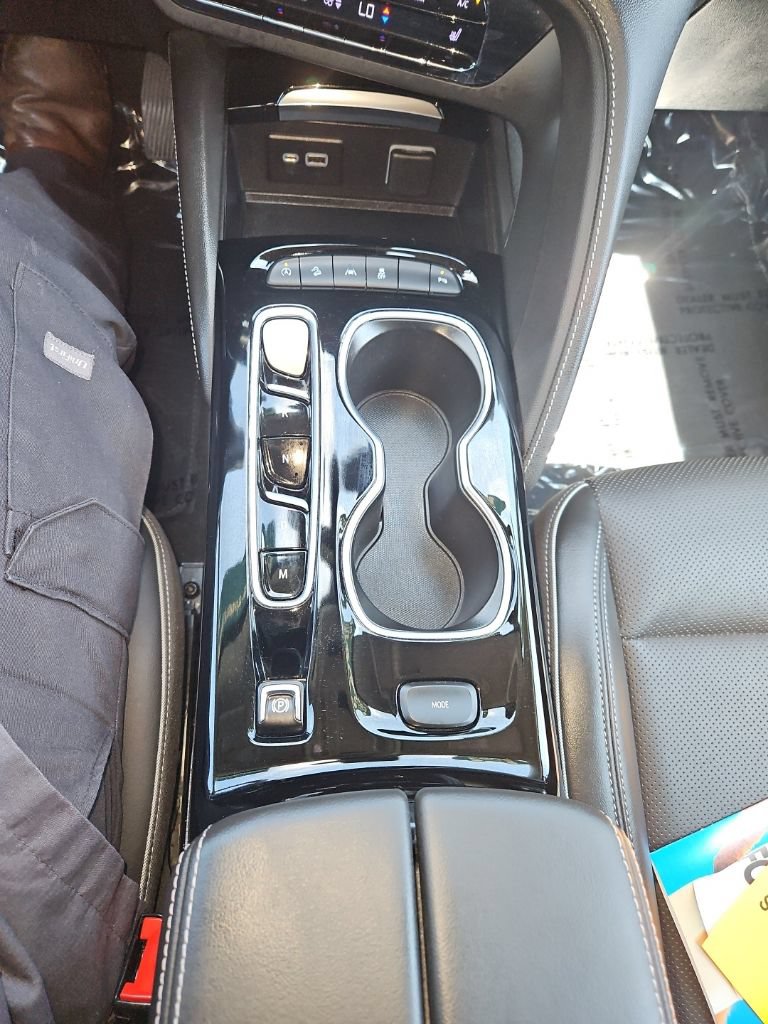 Certified 2023 Buick Envision Essence AWD/4WD image 19