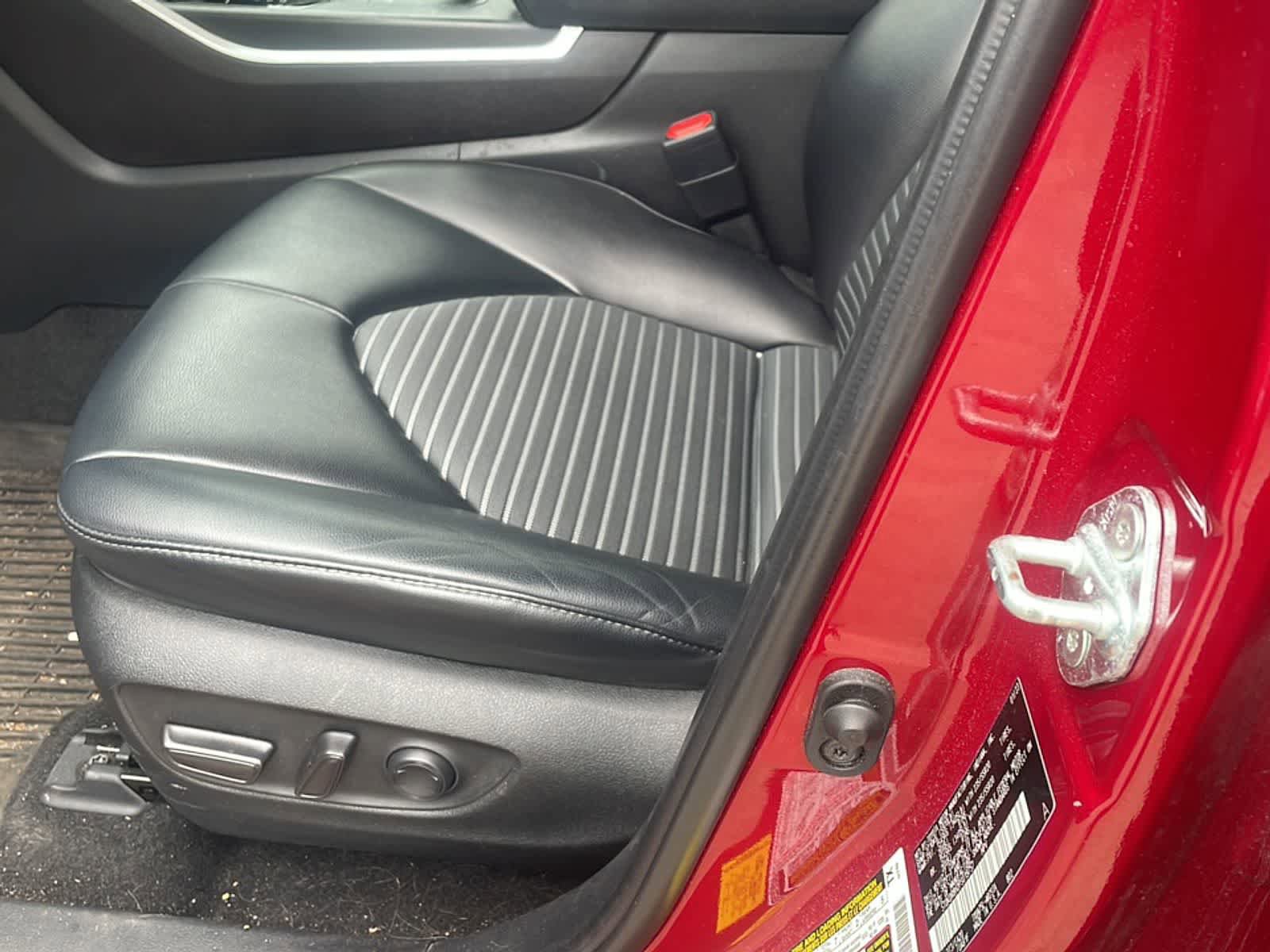Used 2023 Toyota Highlander XSE image 13