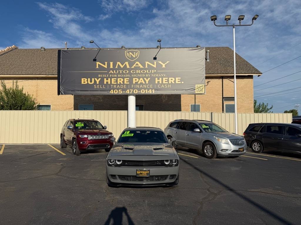 Used 2018 Dodge Challenger SXT RWD image 2