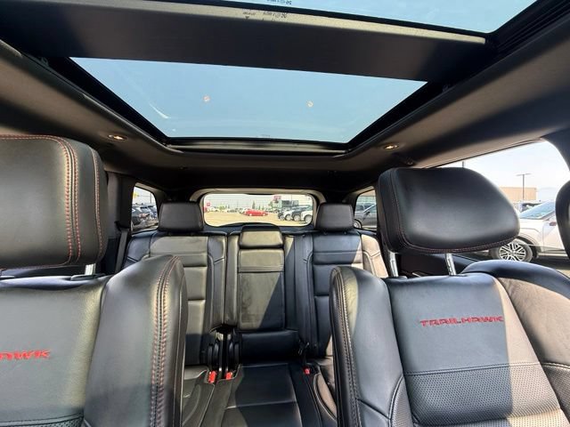 Used 2019 Jeep Grand Cherokee Trailhawk w/ Trailhawk Luxury Group AWD/4WD image 25