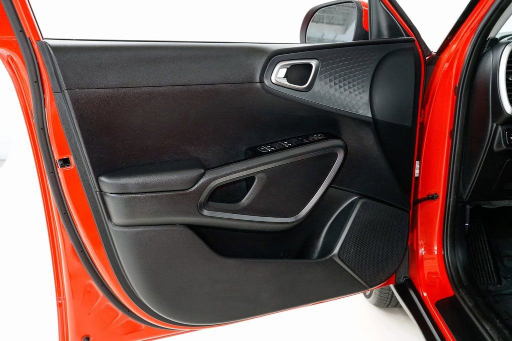 Certified 2021 Kia Soul S image 7