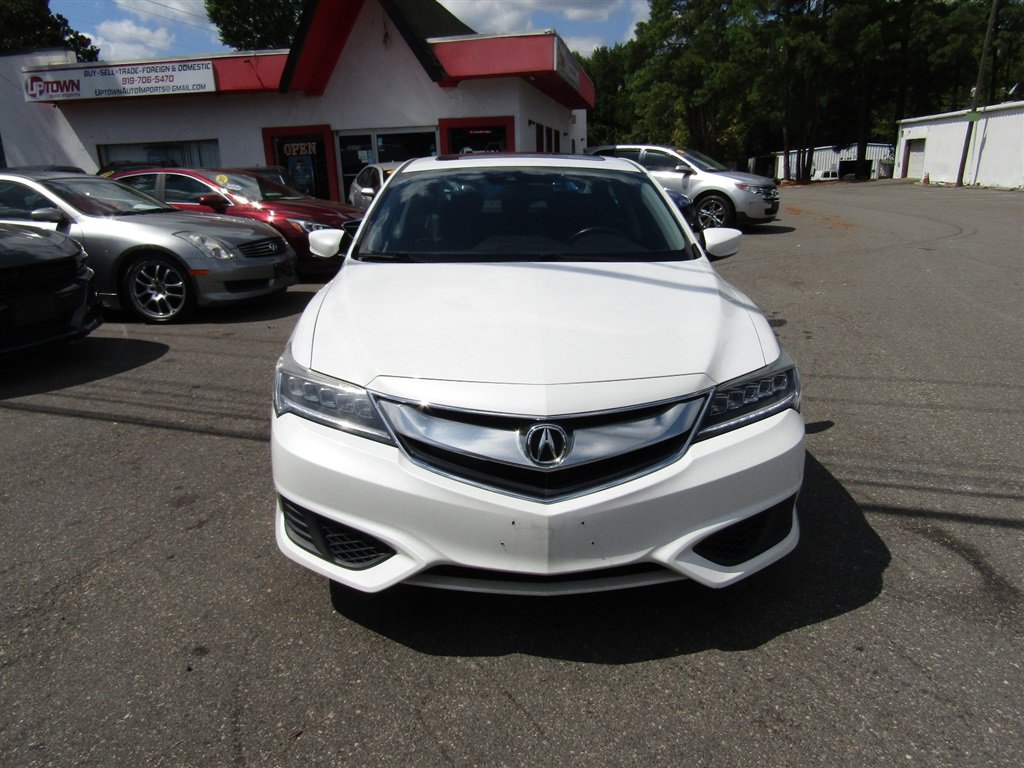 Used 2018 Acura ILX w/ Premium Package FWD image 2