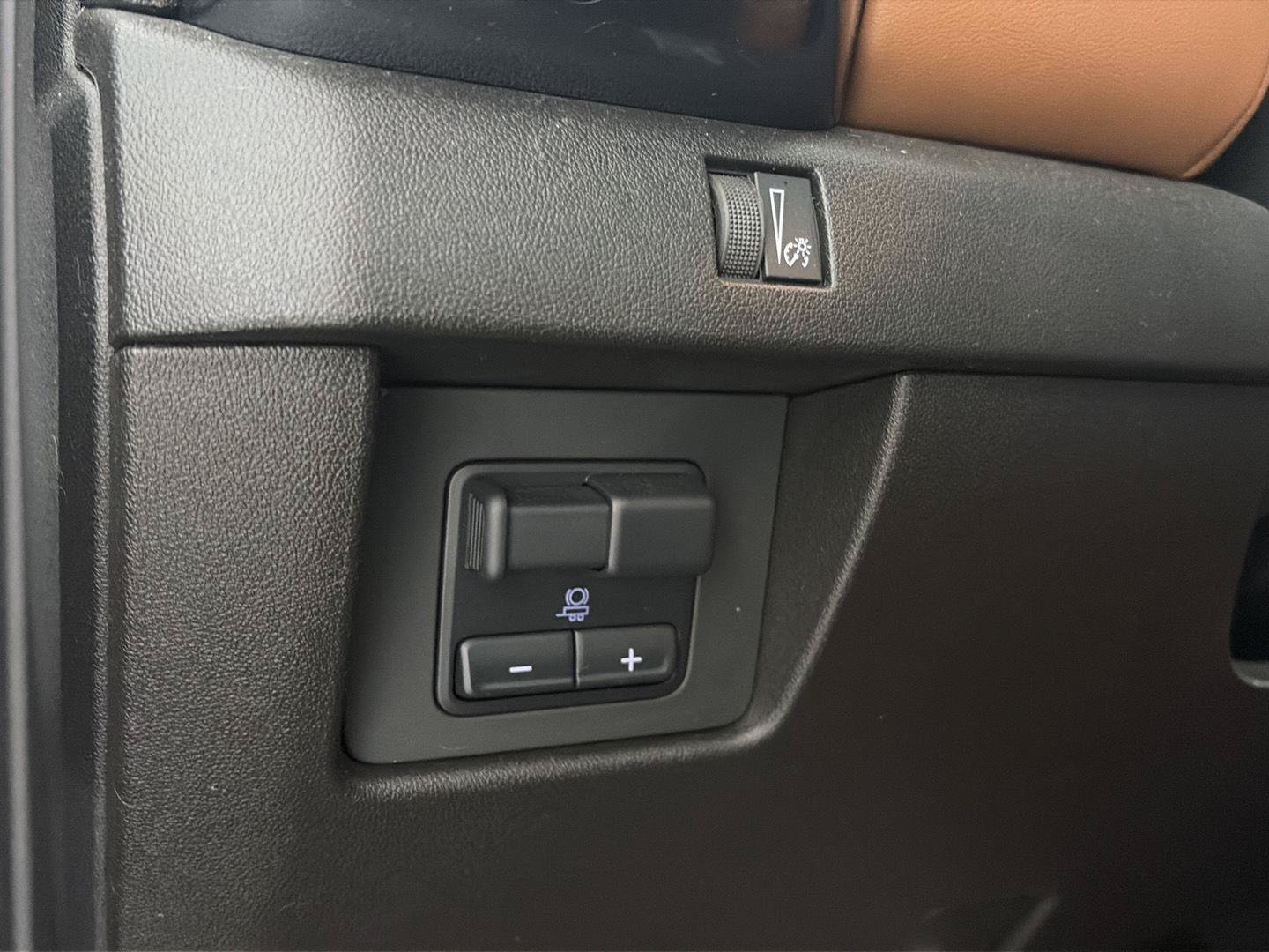 Used 2026 GMC Canyon AT4 w/ AT4 Premium Package AWD/4WD image 13