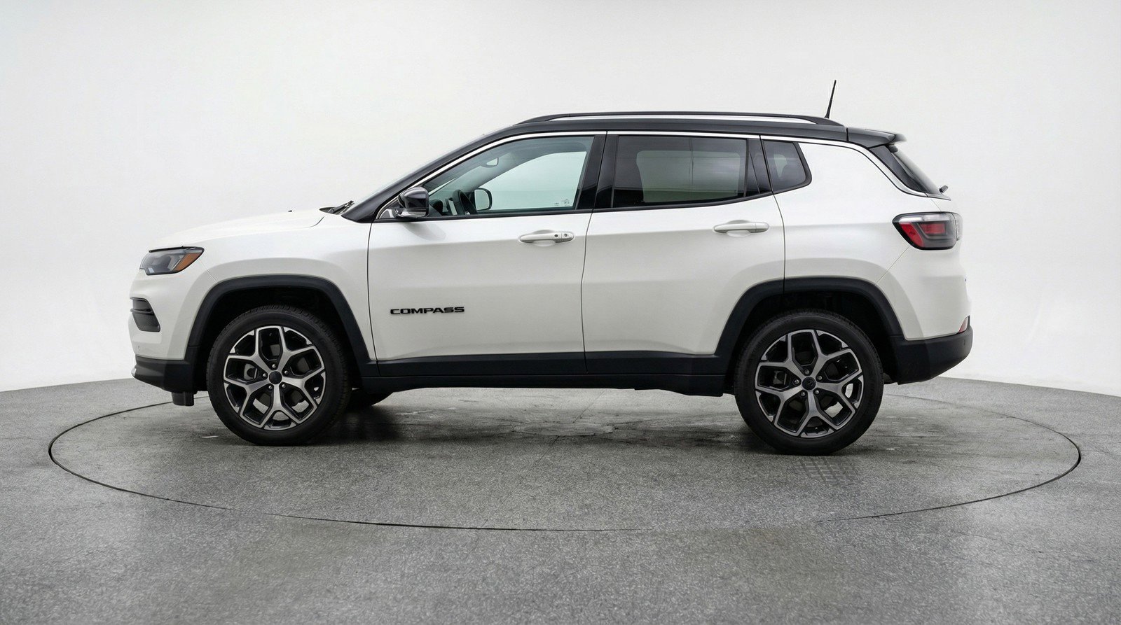 Used 2025 Jeep Compass Limited AWD/4WD image 5