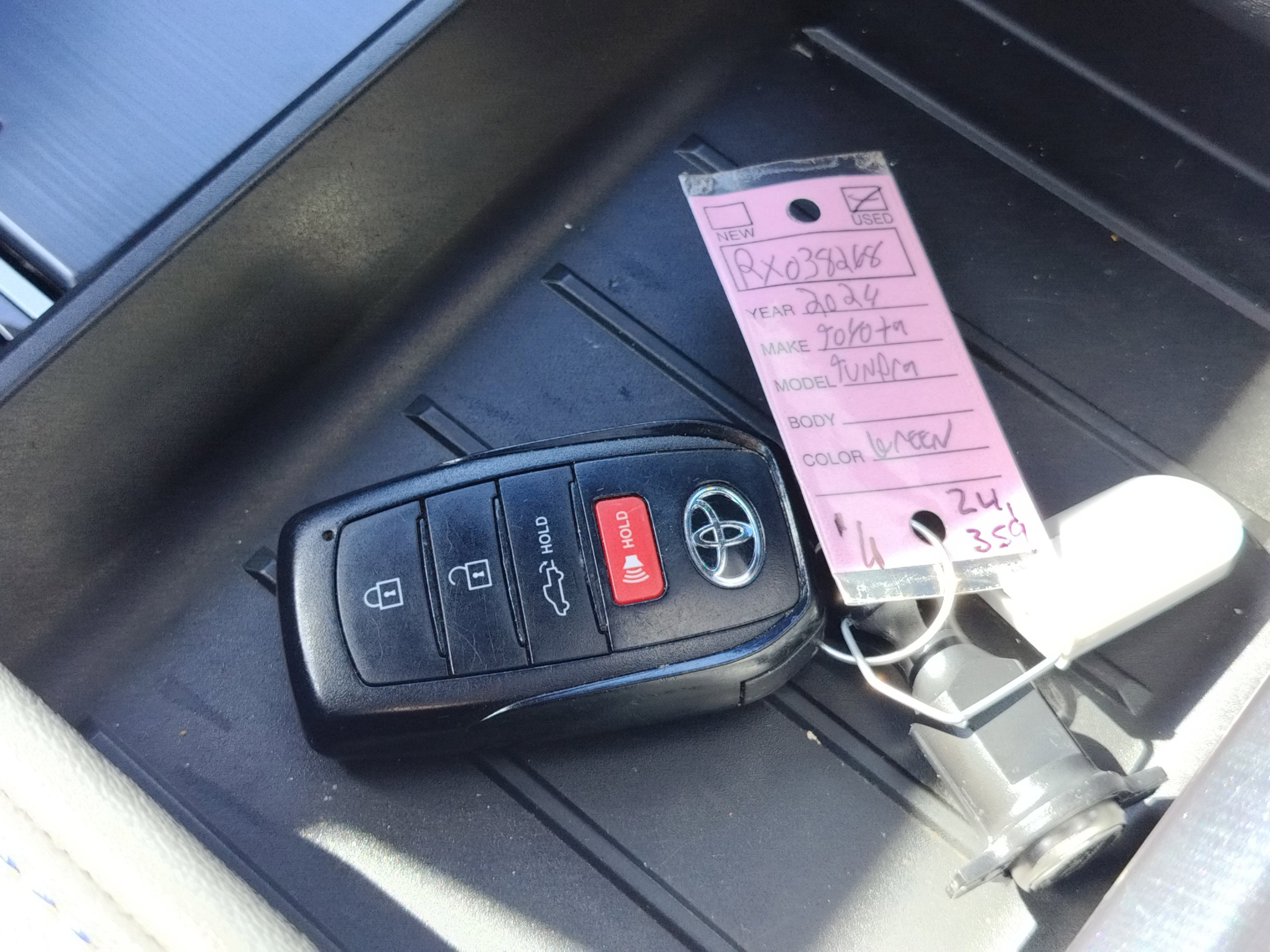 Used 2024 Toyota Tundra Platinum image 30