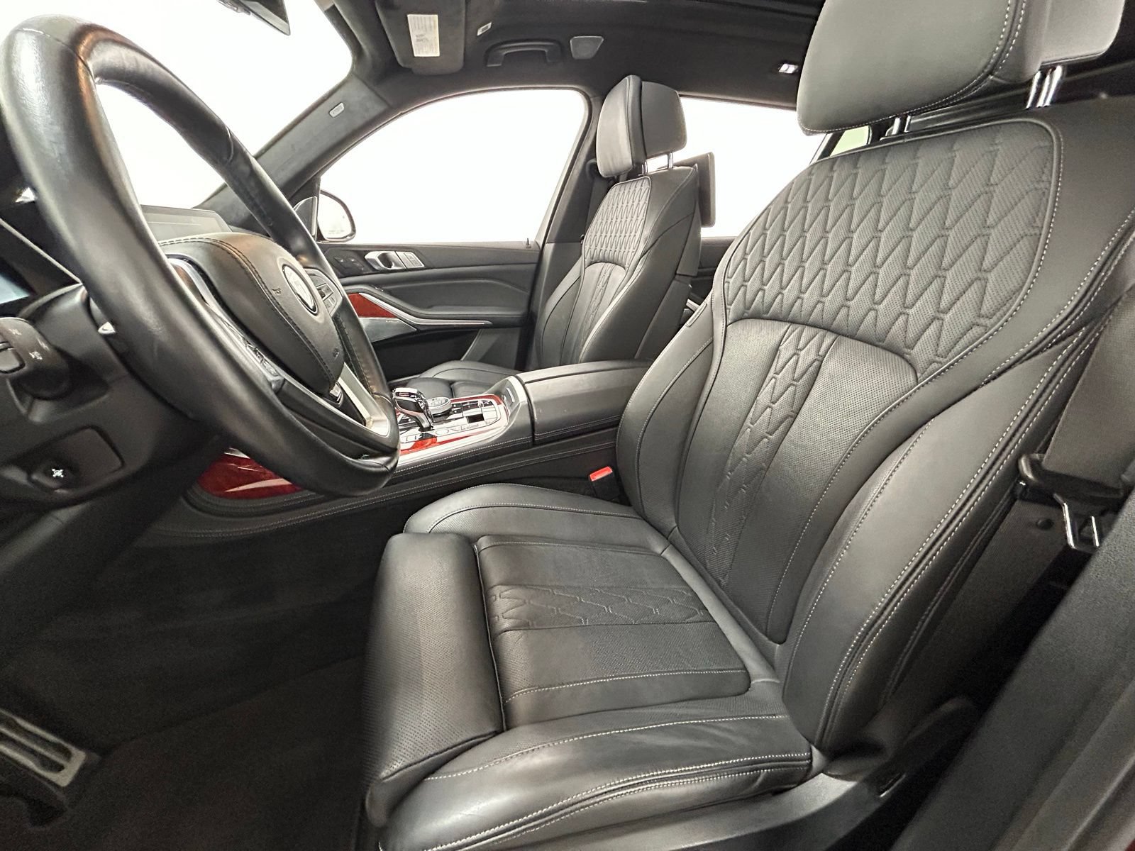 Used 2022 BMW ALPINA XB7 AWD/4WD image 30