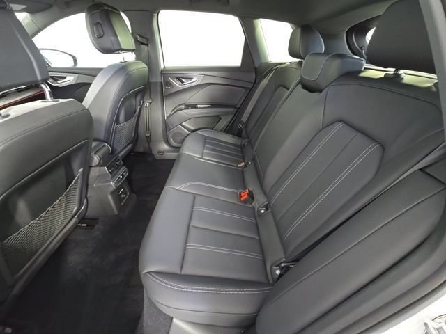 Used 2023 Audi Q4 e-tron Premium Plus w/ Premium Plus AWD/4WD image 9