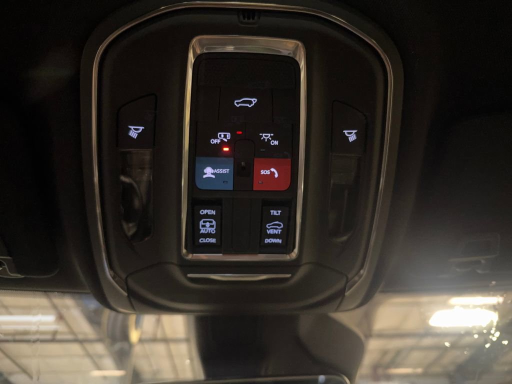 New 2025 Jeep Grand Cherokee Laredo X w/ Luxury Tech Group I image 21