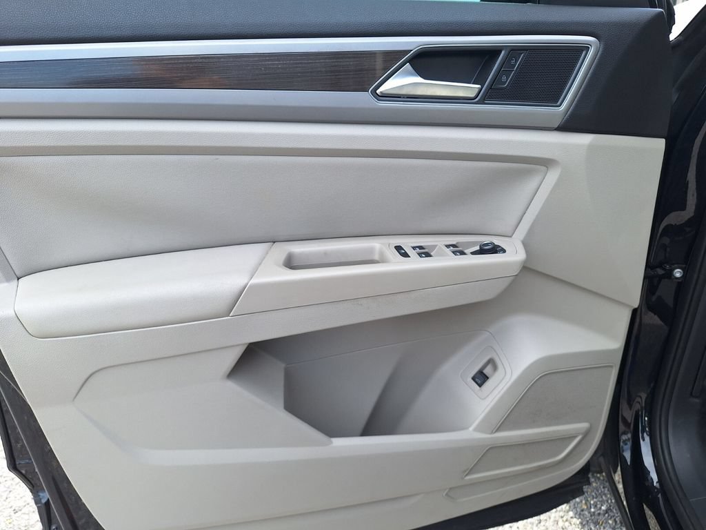 Used 2019 Volkswagen Atlas SE FWD image 31