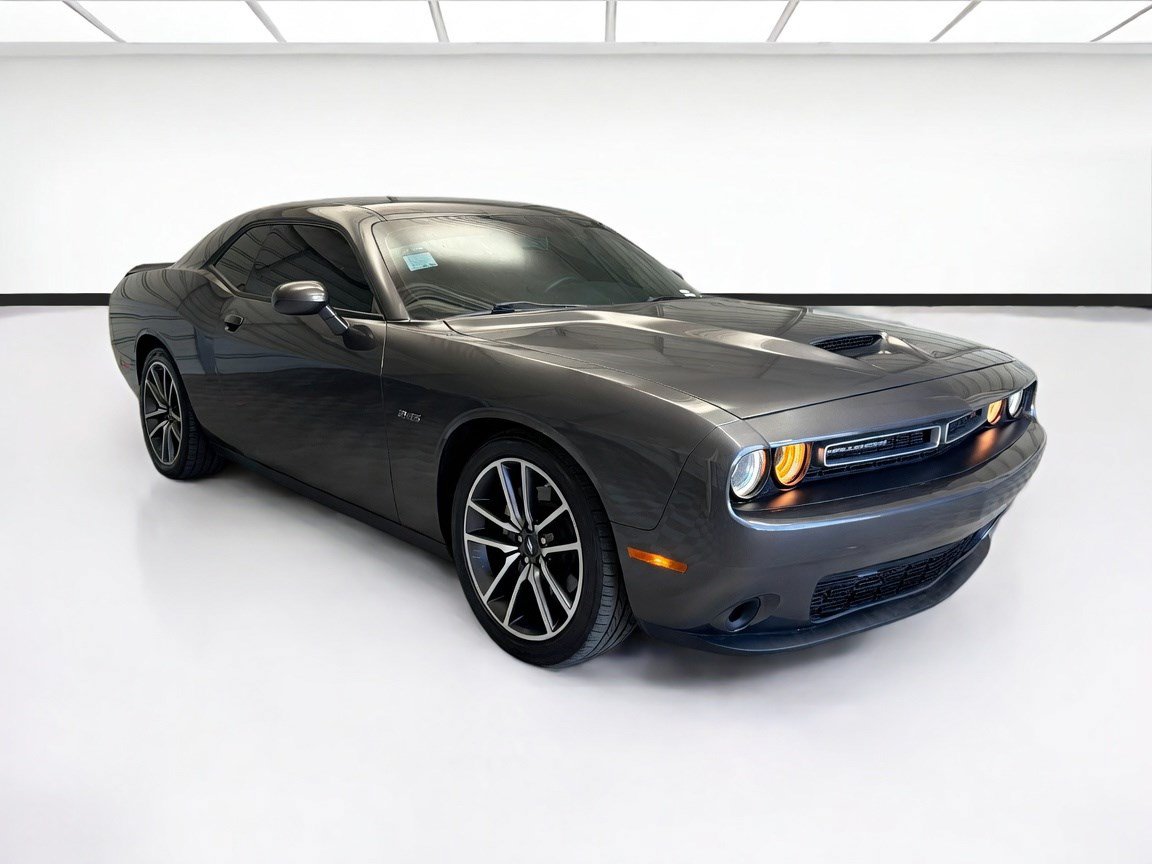 Used 2023 Dodge Challenger R/T RWD image 3