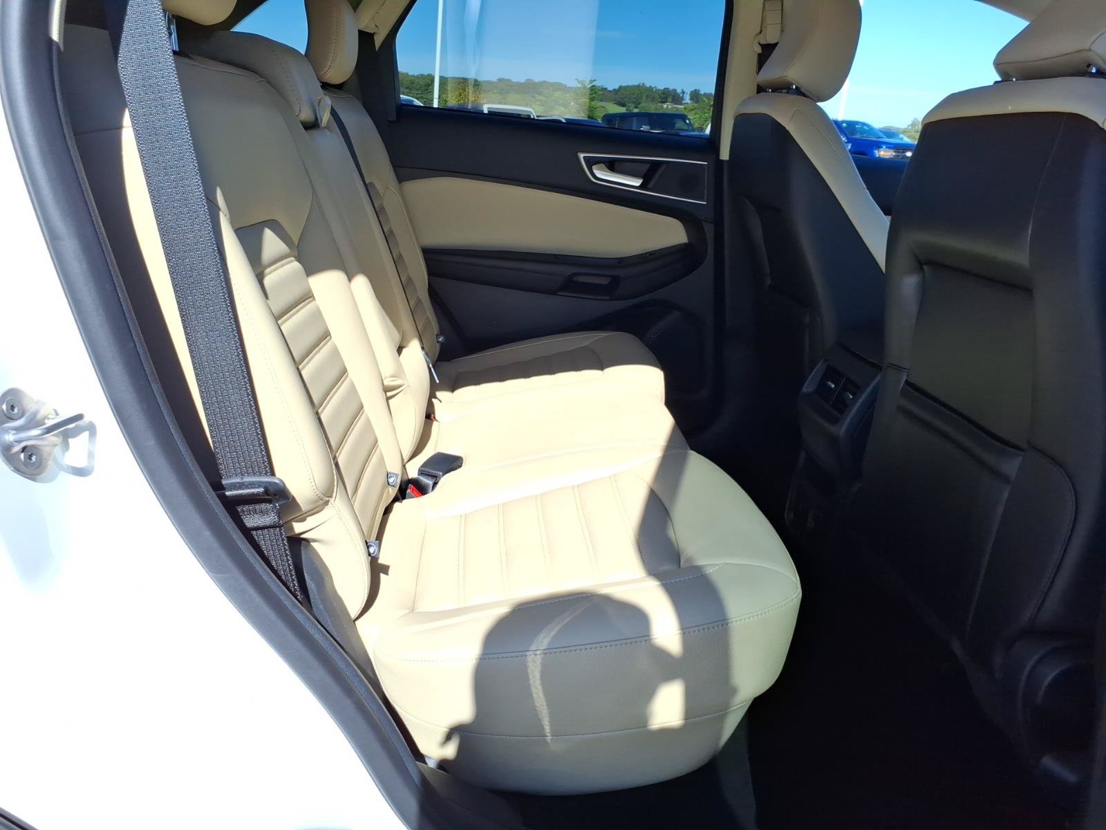 Used 2024 Ford Edge SEL w/ Convenience Package AWD/4WD image 9