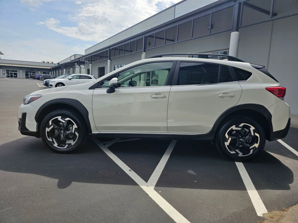 Used 2022 Subaru Crosstrek 2.5i Limited w/ Moonroof Package 2 AWD/4WD image 2