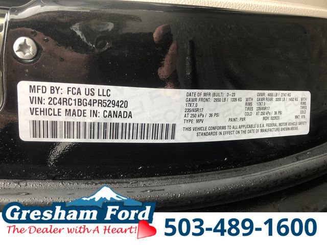 Used 2023 Chrysler Pacifica Touring-L FWD image 32