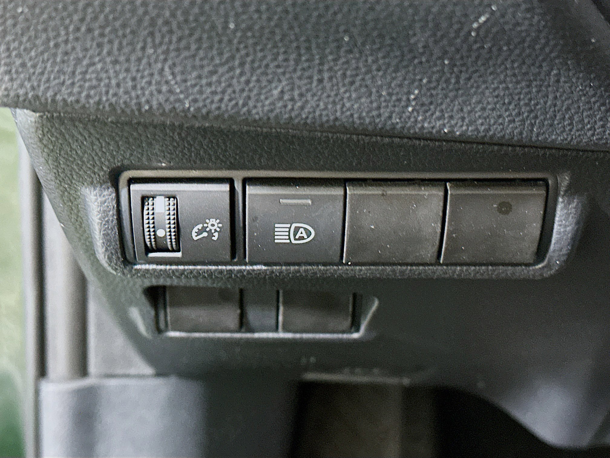 Used 2024 Toyota Corolla Cross LE w/ Moonroof Package image 17