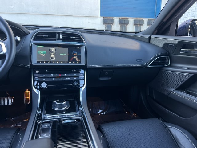 Used 2019 Jaguar XE S RWD image 15