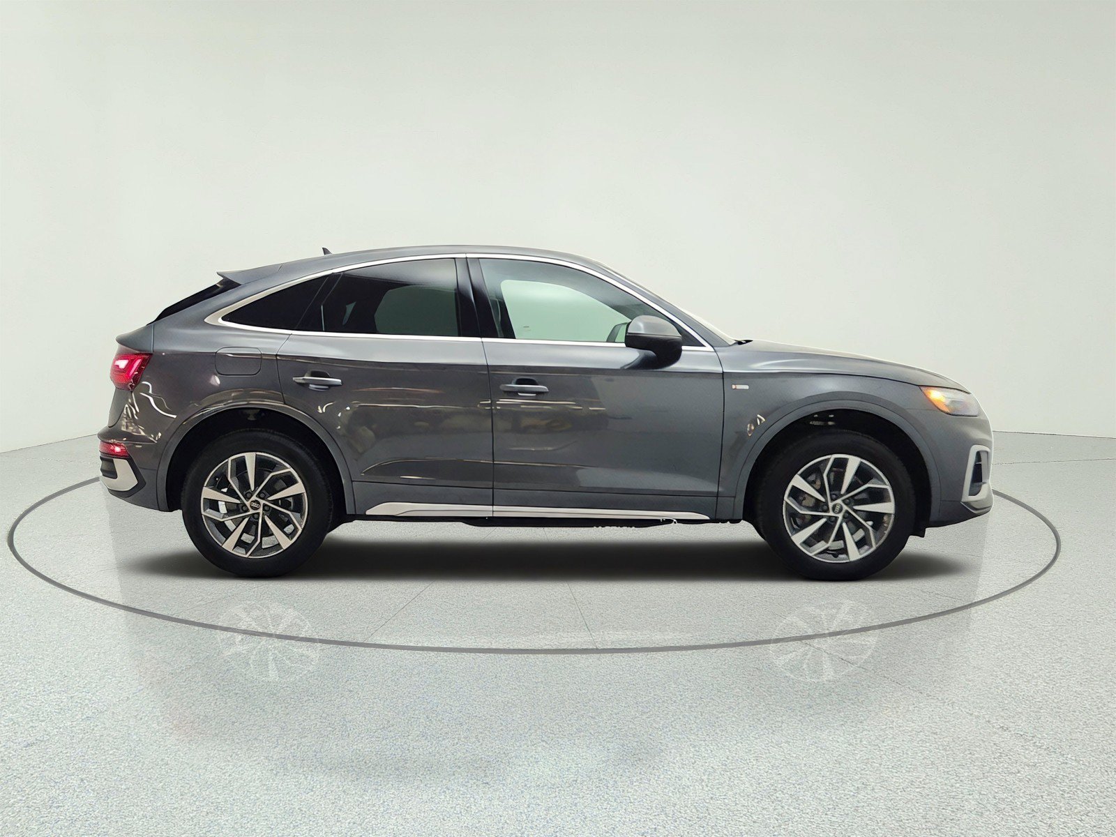 Used 2023 Audi Q5 2.0T Premium Plus w/ Premium Plus Package AWD/4WD image 4