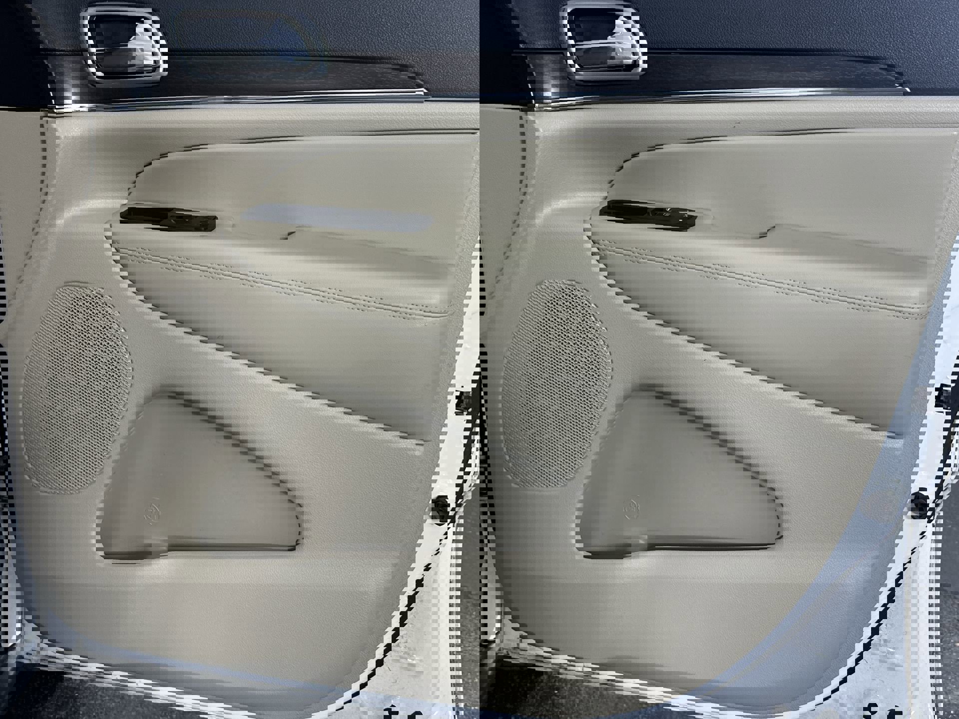 Used 2018 Jeep Grand Cherokee Limited image 35