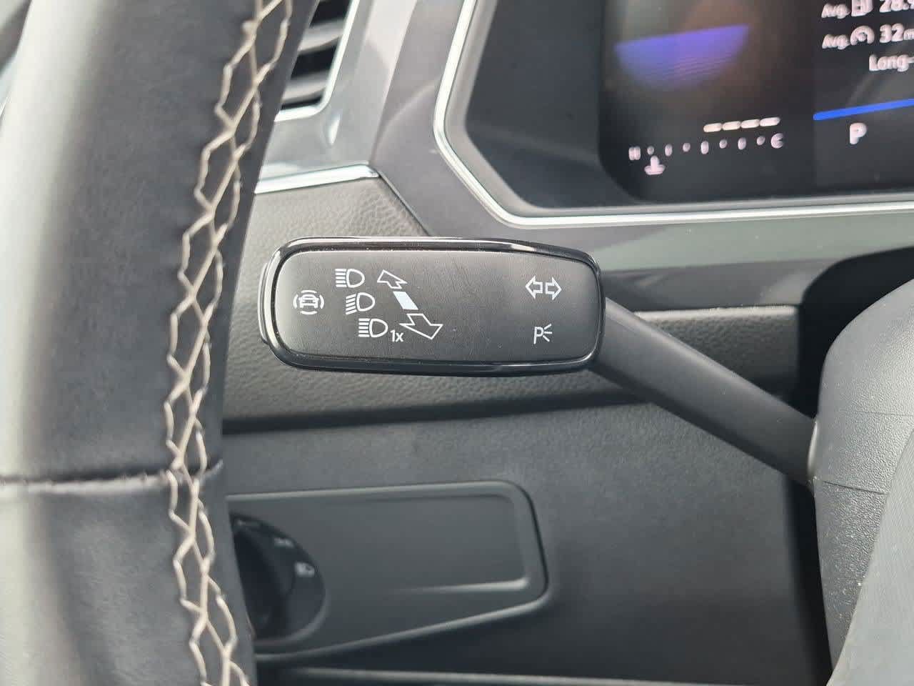 Used 2024 Volkswagen Tiguan SE AWD/4WD image 28