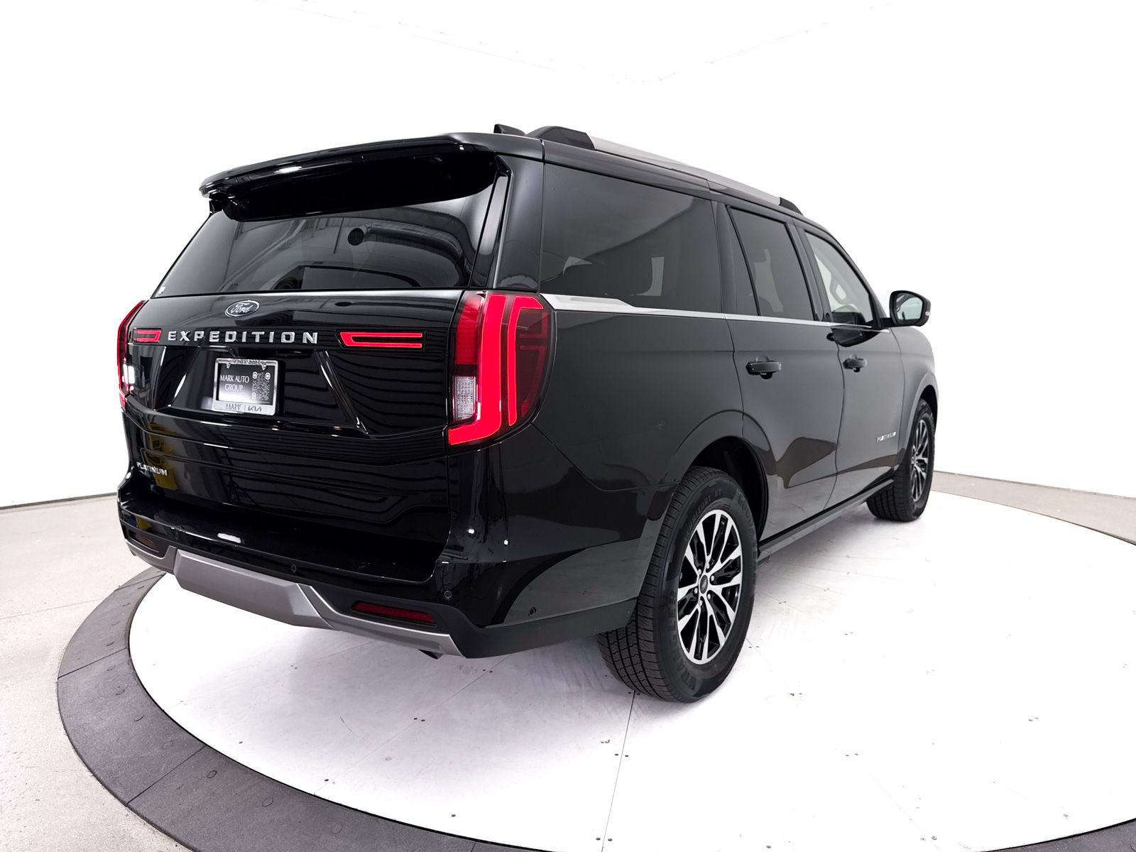 Used 2025 Ford Expedition Platinum AWD/4WD image 21