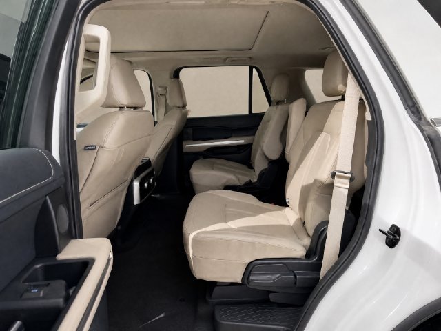 Used 2024 Ford Expedition Limited RWD image 10