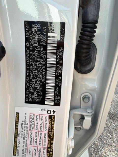 Used 2020 Toyota C-HR XLE FWD image 19